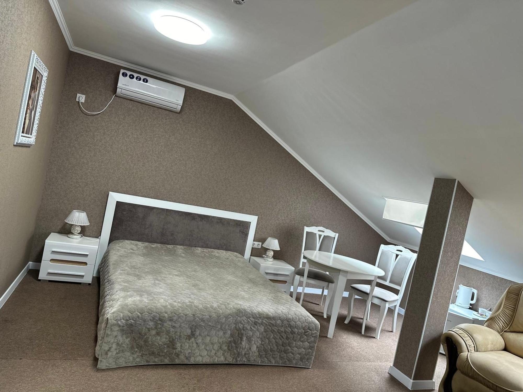 Hotel Korona Kropyvnytsky Buitenkant foto
